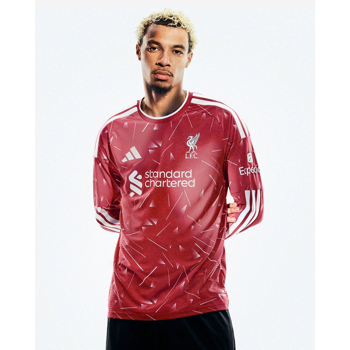 26/27 Liverpool home kit, worn by Hugo Ekitike